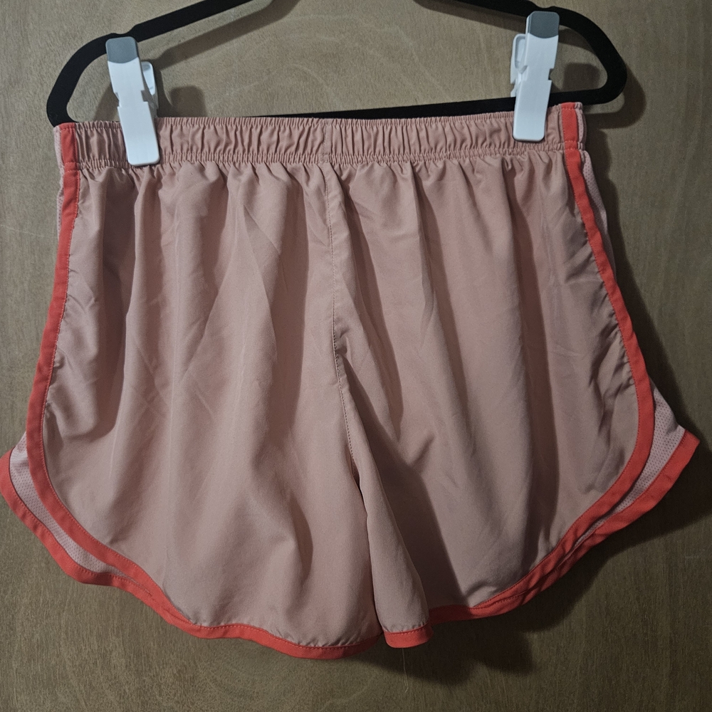 50% Off 2 Items!🦇 Lot A Nike Women's Pink Shorts - Picture 3 of 8